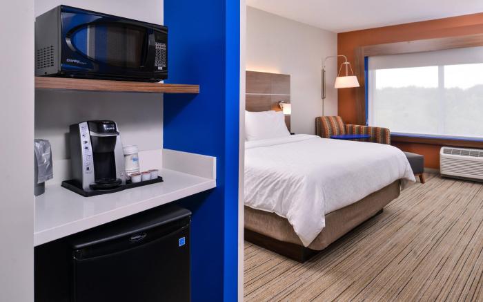 Holiday Inn Express & Suites Farmville By IHG