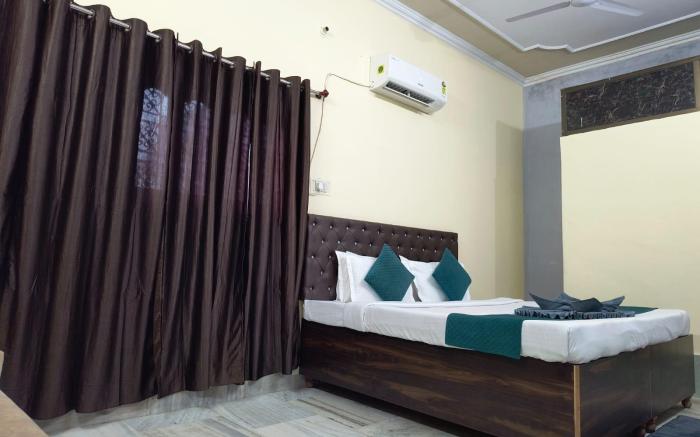 Kashi Paradise 300 Mtr From Vishwanath Temple