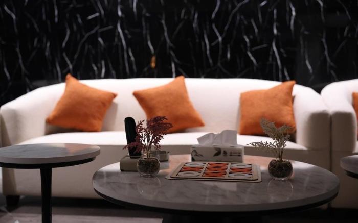 The Grand Luxe 14
