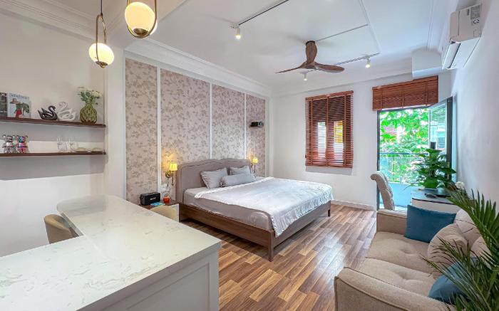 H"home: Căn hộ mới có ban công, thang máy quận 1