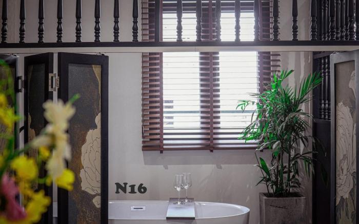 H"Home: Căn hộ mới có ban công, thang máy quận 1