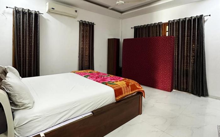 Holiday Aapke liye Water Fall Hotel