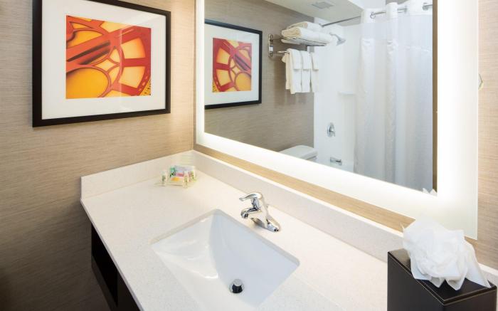 Holiday Inn Milwaukee Riverfront By IHG