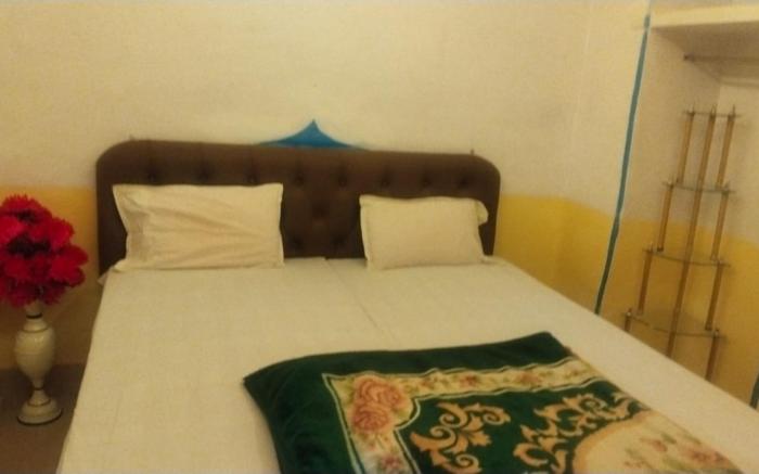 Goroomgo Mangla Paying Guest House Varanasi