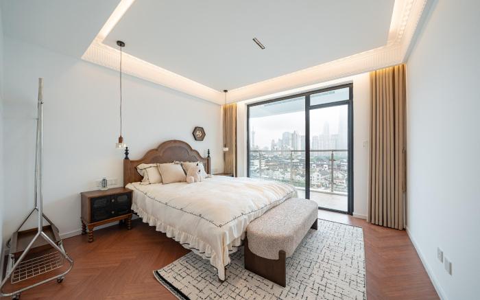 Downtown | 3 Bedrooms | Skyline View with Balcony