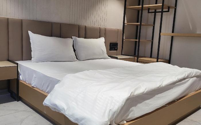  Hotel Shiv Kartik