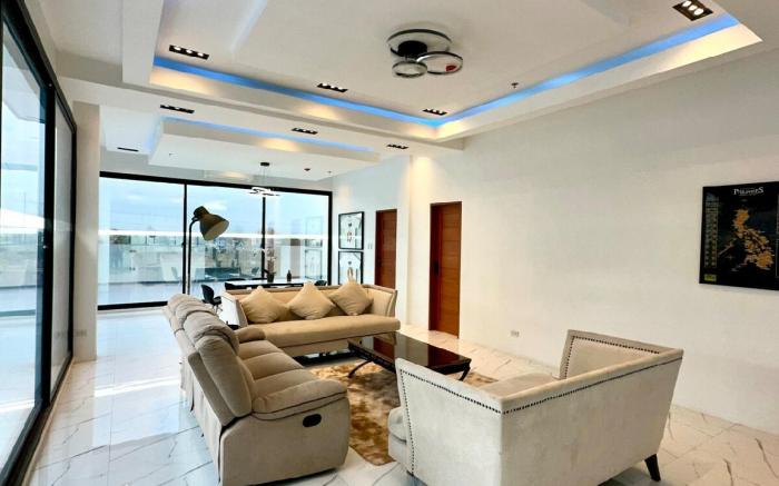 Entire Private Penthouse for Family Gatherings
