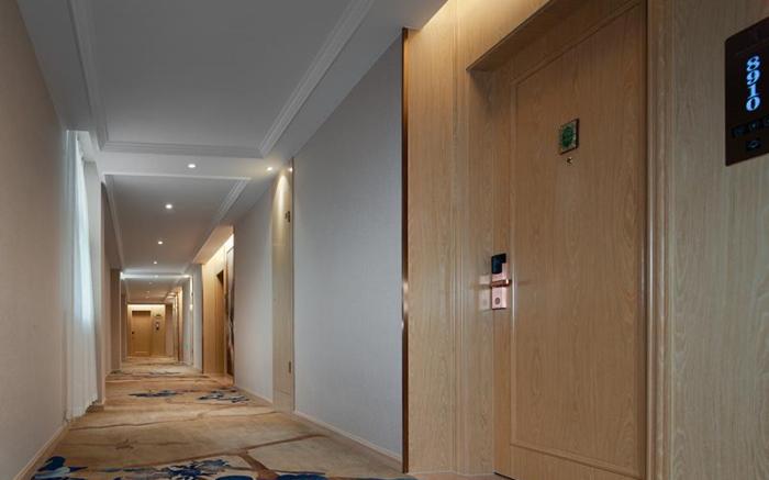 Vienna International Hotel Chongqing Nanping Pedestrian Street Wanda Plaza