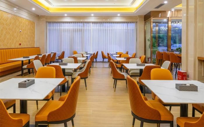 Vienna International Hotel Changsha High-speed Railway South Station West Square