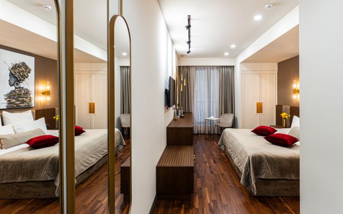 HOTEL METROPOL Club House