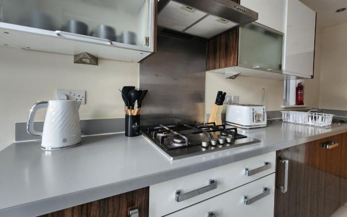 Lovely 5 Bedroom House with Parking in Aylesbury