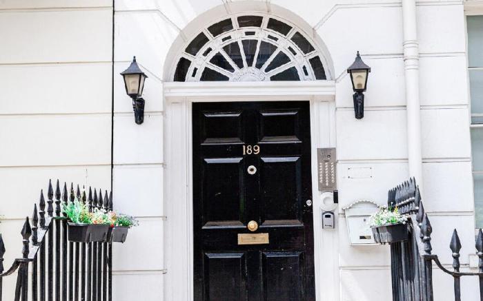 Baker Street Studio - 1