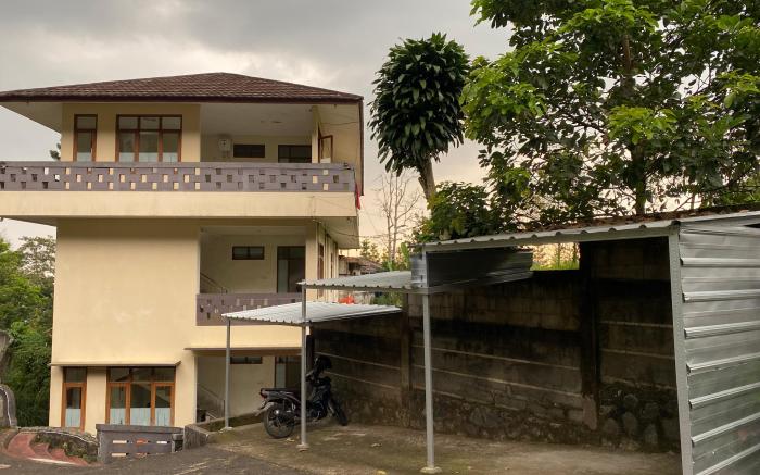OYO 94582 Villa Beringin Puncak