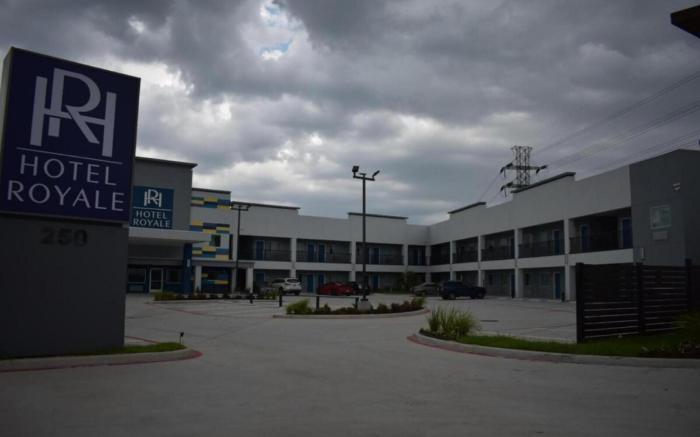 Hotel Royale IAH Airport North Houston I-45