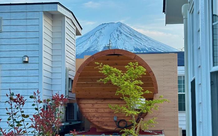 A+富士山駅徒歩１分！専用サウナ付プライベートヴィラで富士山のエネルギーに満たされる整いリトリート。