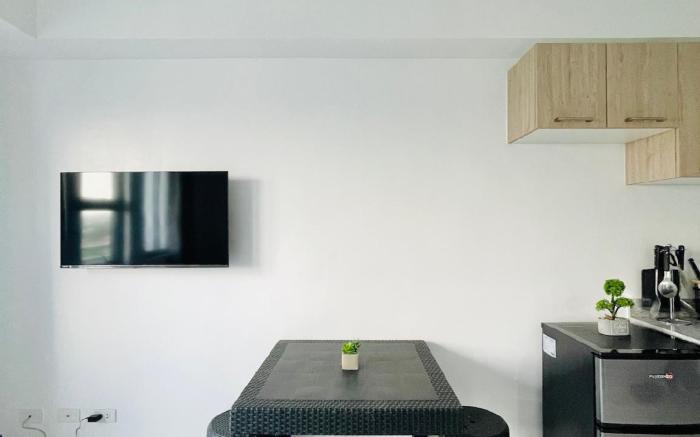 * * WV 22 Simple & Sleek