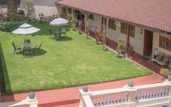 Casona 1914 Quito - Gothic Cathedral View Rooftop