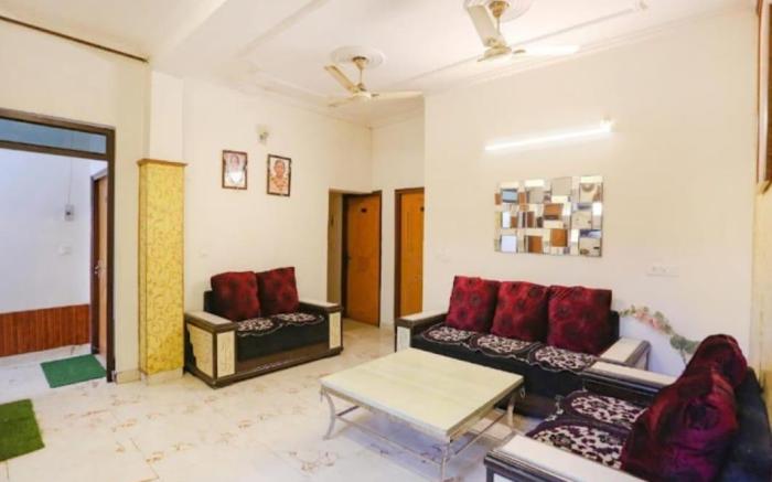 Hotel Limewood@Railway Station Dehradun