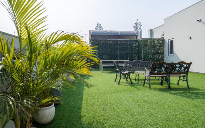 Housr 2 BHK Apartment Sector 41 Gurgaon Near Fortis Hospital
