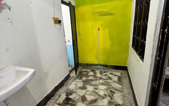 Hostel Express- Krishna Nagar 