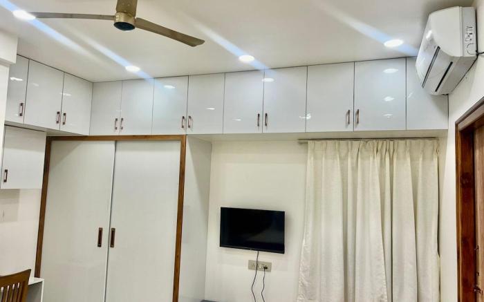 Private Luxury 1 BHK | AC | 2 bath | Brookfield