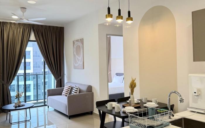 Spacious 3BR 7pax @ Suria Garden I Pool I Netflix