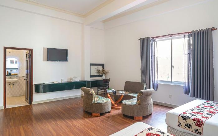 Lilly Hotel & Spa - Near Dalat Night Market