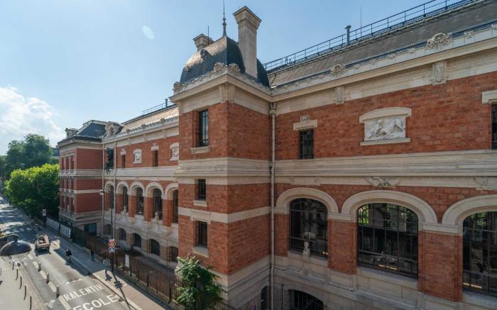 Bright Studio for 2 People - Austerlitz Area