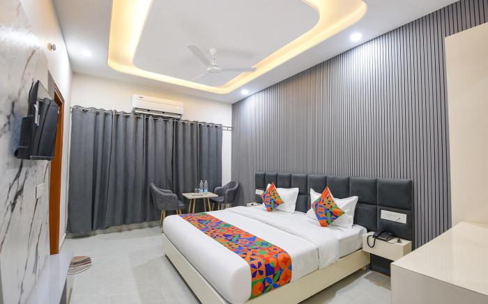 FabHotel Regal, Sector 78