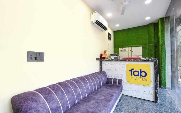 FabHotel Yash Residency, Karkardooma