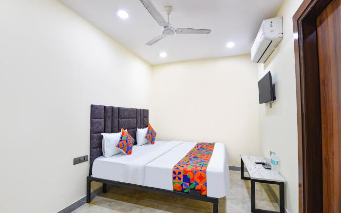 FabHotel Yash Residency, Karkardooma