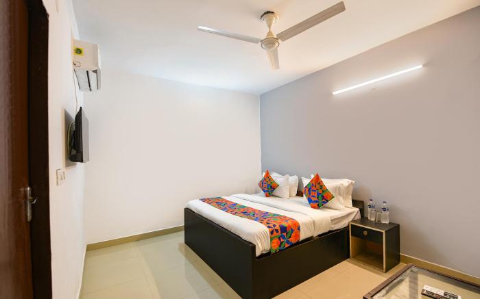 FabHotel Krishna Residency, Kailash Colony Metro Station