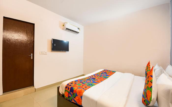 FabHotel Krishna Residency, Kailash Colony Metro Station