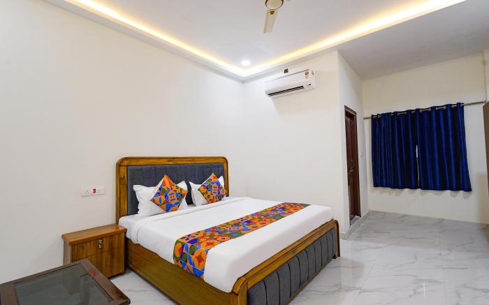 FabHotel RR Living Grand- Nr Shivalayam Temple-Manikonda