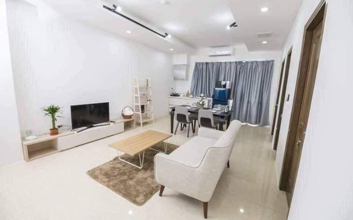 24th Floor - 1 Bed + Office