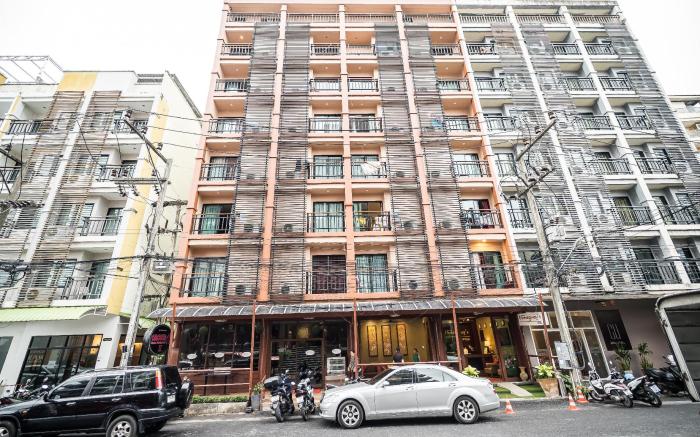 Patong Hemingways Hotel