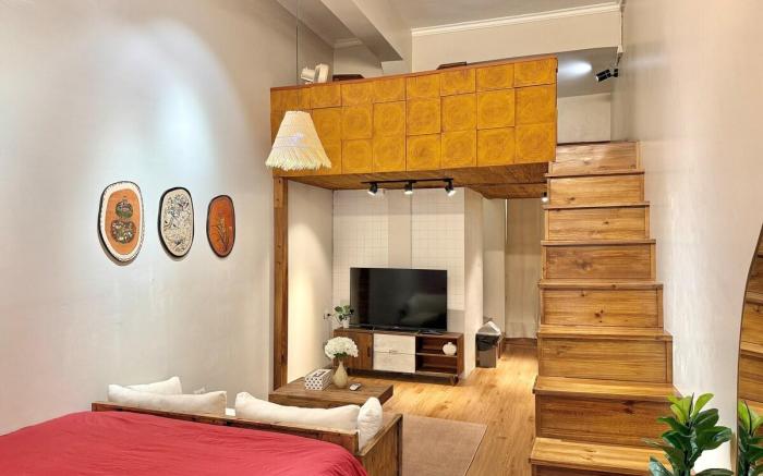 Rustic Loft w/ Hot Tub | 5’ Walk to Hoan Kiem Lake