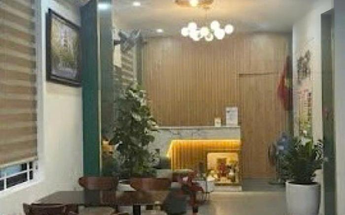 Khách sạn Vàng