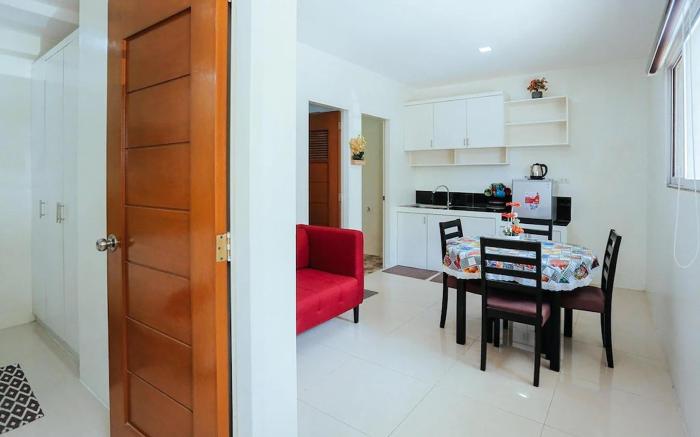 LJENJ Apartelle near Clark Airport