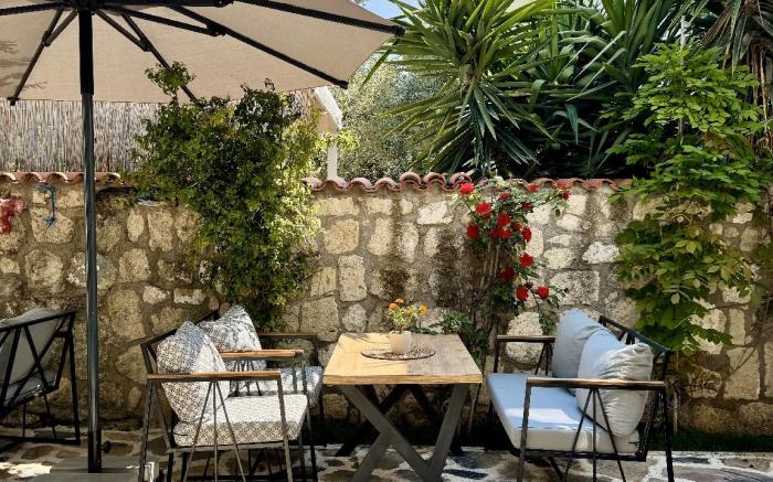 SULTY'S ALAÇATI KÖYİÇi