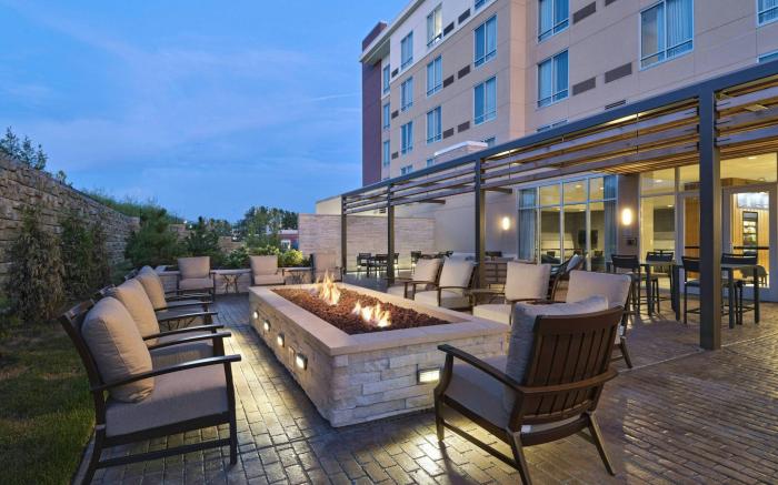 Courtyard by Marriott St. Louis Brentwood
