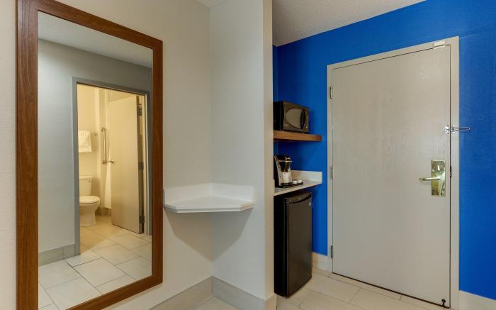 Holiday Inn Express Cincinnati North - Monroe By IHG