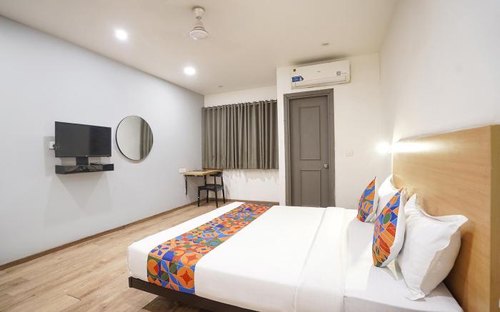 FabHotel Royale 49