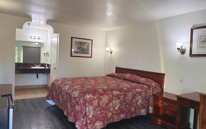 Royale Inn