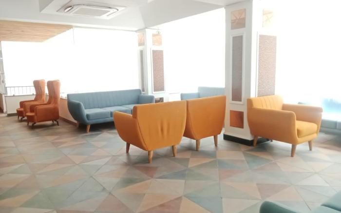 OAK LEAF HOTEL	