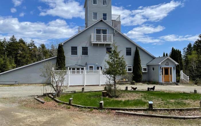 Christmas Cove Inn