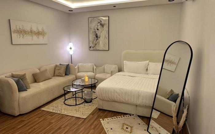 استديو فاخر سرير ماستر وجلسه جانبيه