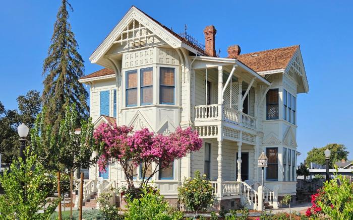 The JD Hyde Historic Inn
