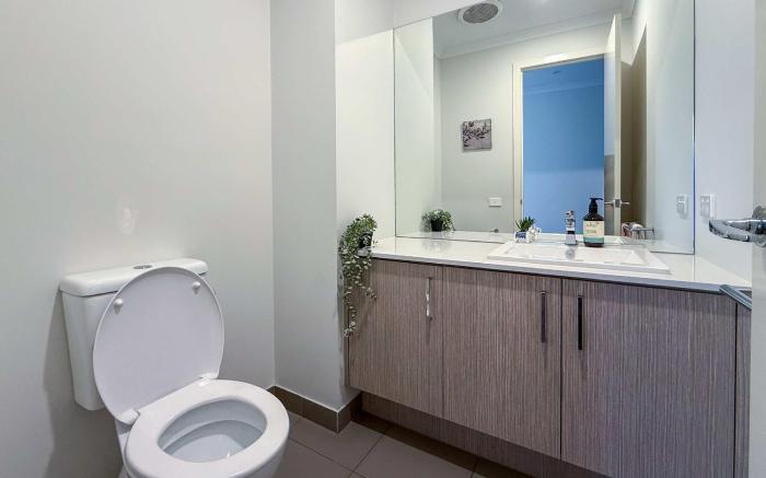 Lux Clyde North Super Spacious Retreat