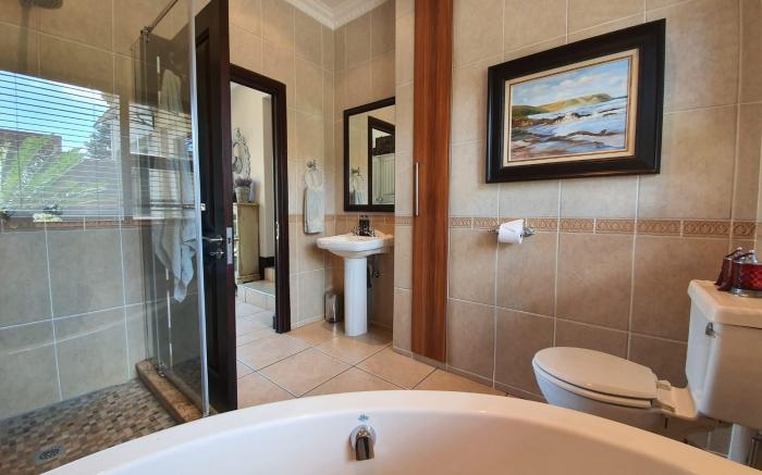 OR TAMBO AIRPORT HOLIDAY HOME/SELF CATERING HOME